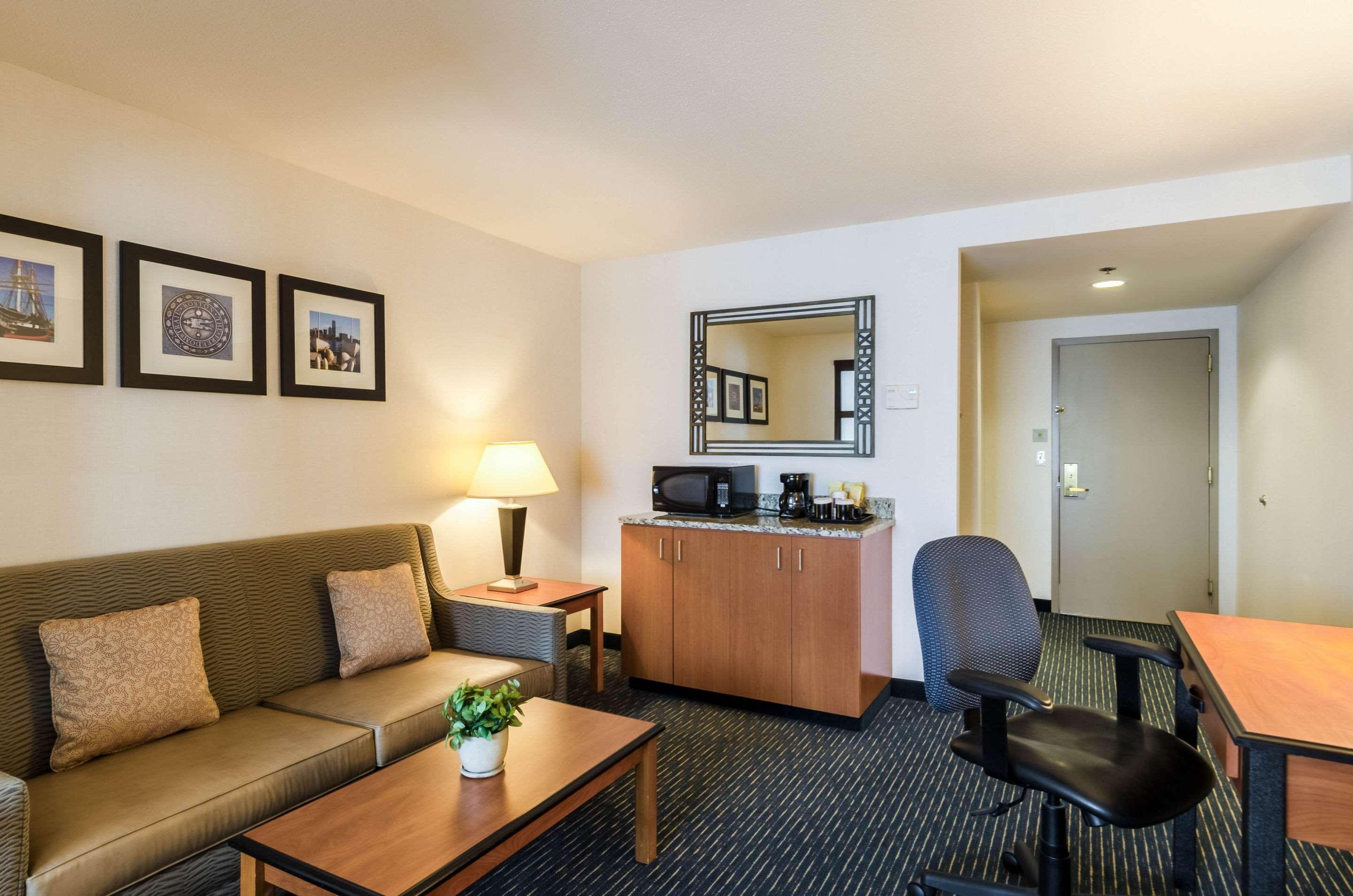 Comfort Inn & Suites Logan International Airport Revere Εξωτερικό φωτογραφία