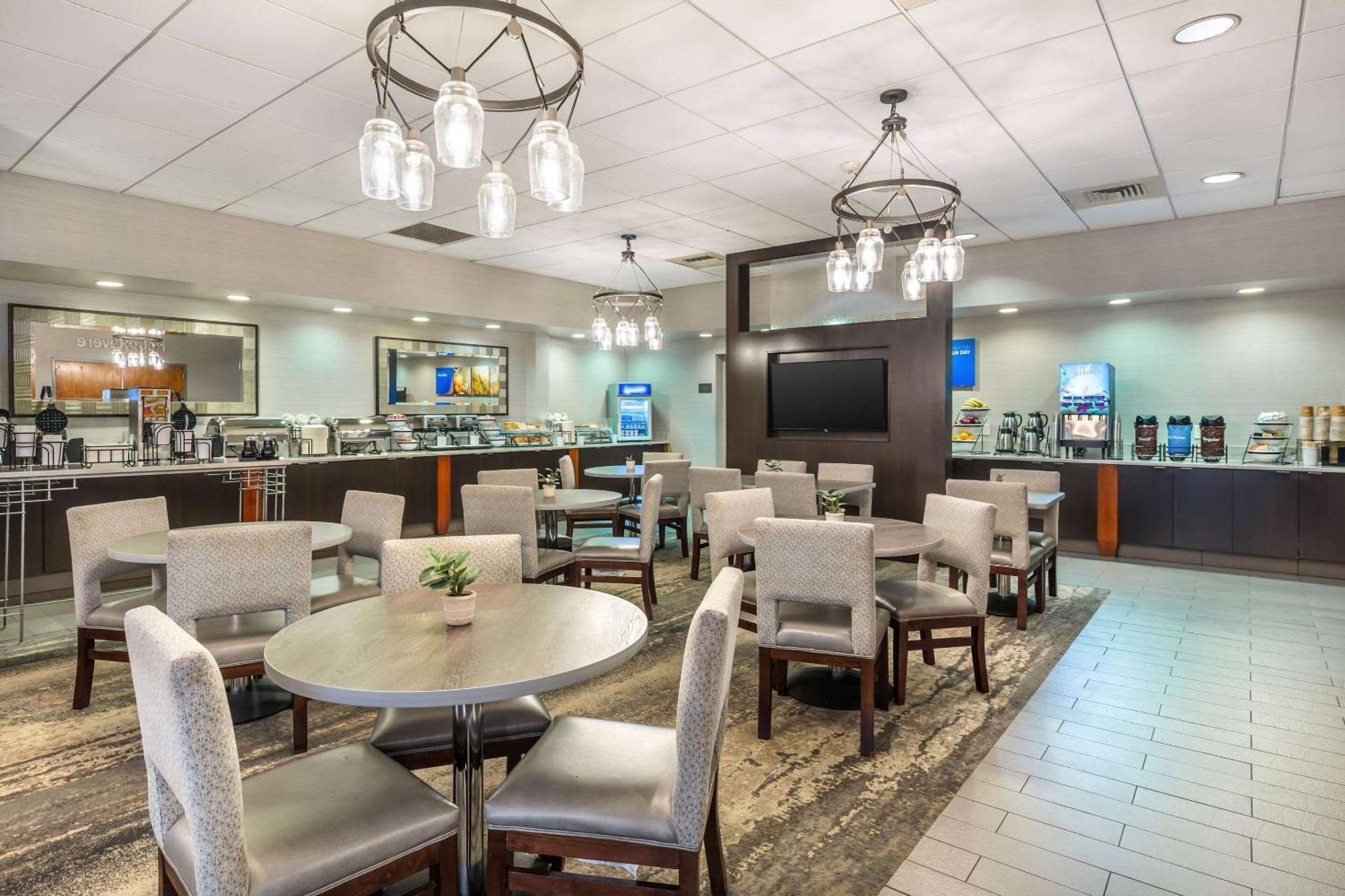 Comfort Inn & Suites Logan International Airport Revere Εξωτερικό φωτογραφία