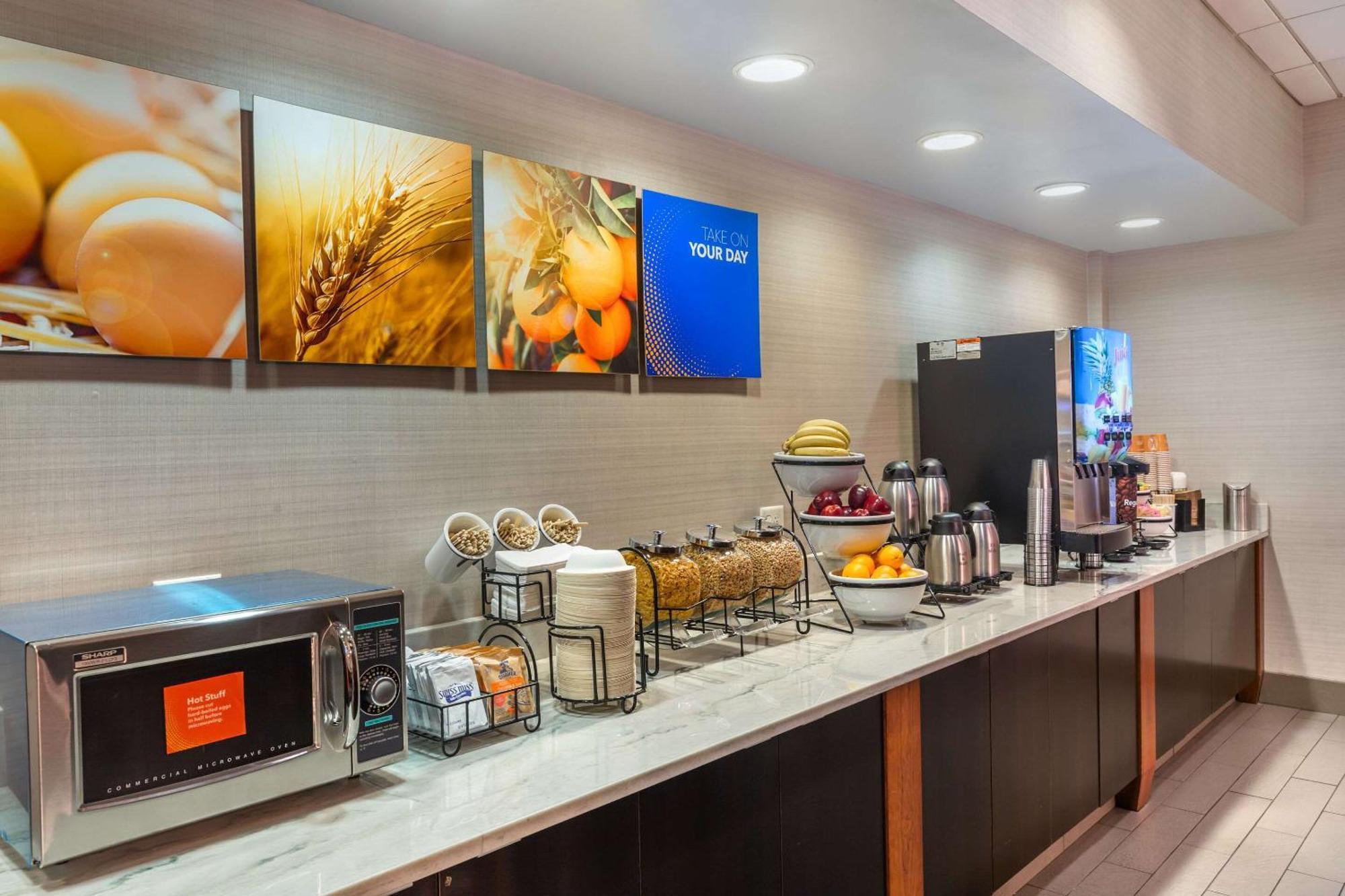 Comfort Inn & Suites Logan International Airport Revere Εξωτερικό φωτογραφία